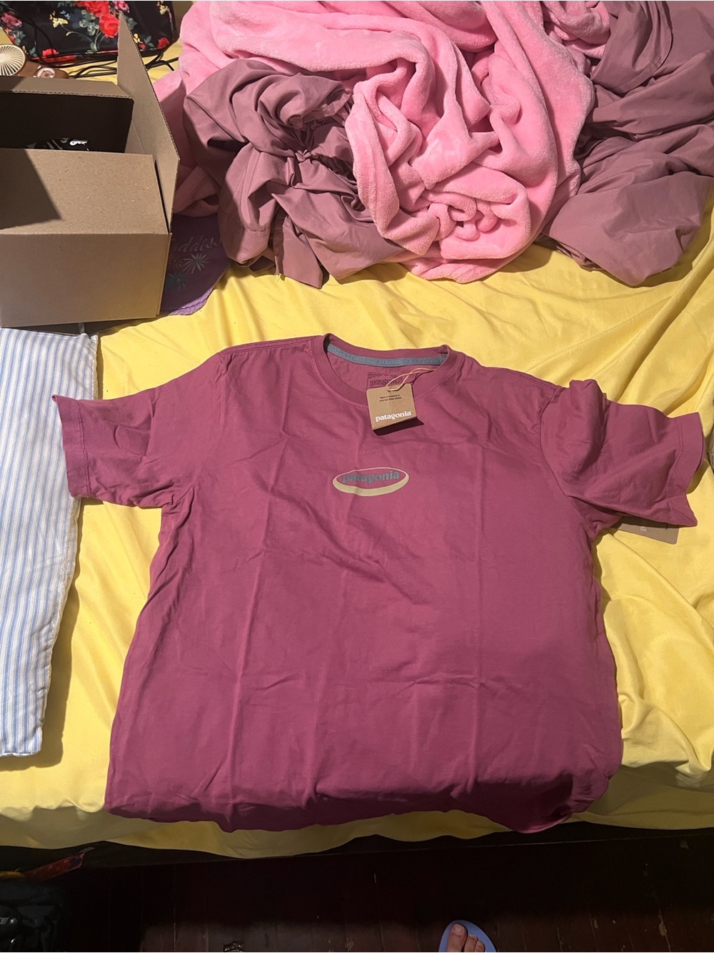 Patagonia Packable Tote in Plum Purple and Women’s shirt S - Picture 2 of 5